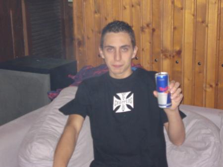 Red Bull Stimule le corps et l' esprit ! Ptdr 